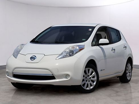 Used 2015 Nissan Leaf S FWD image 1