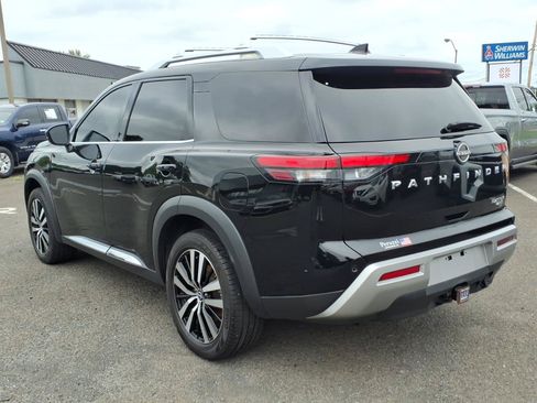 Used 2023 Nissan Pathfinder Platinum AWD/4WD image 6