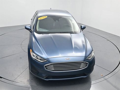 Used 2019 Ford Fusion SE image 40
