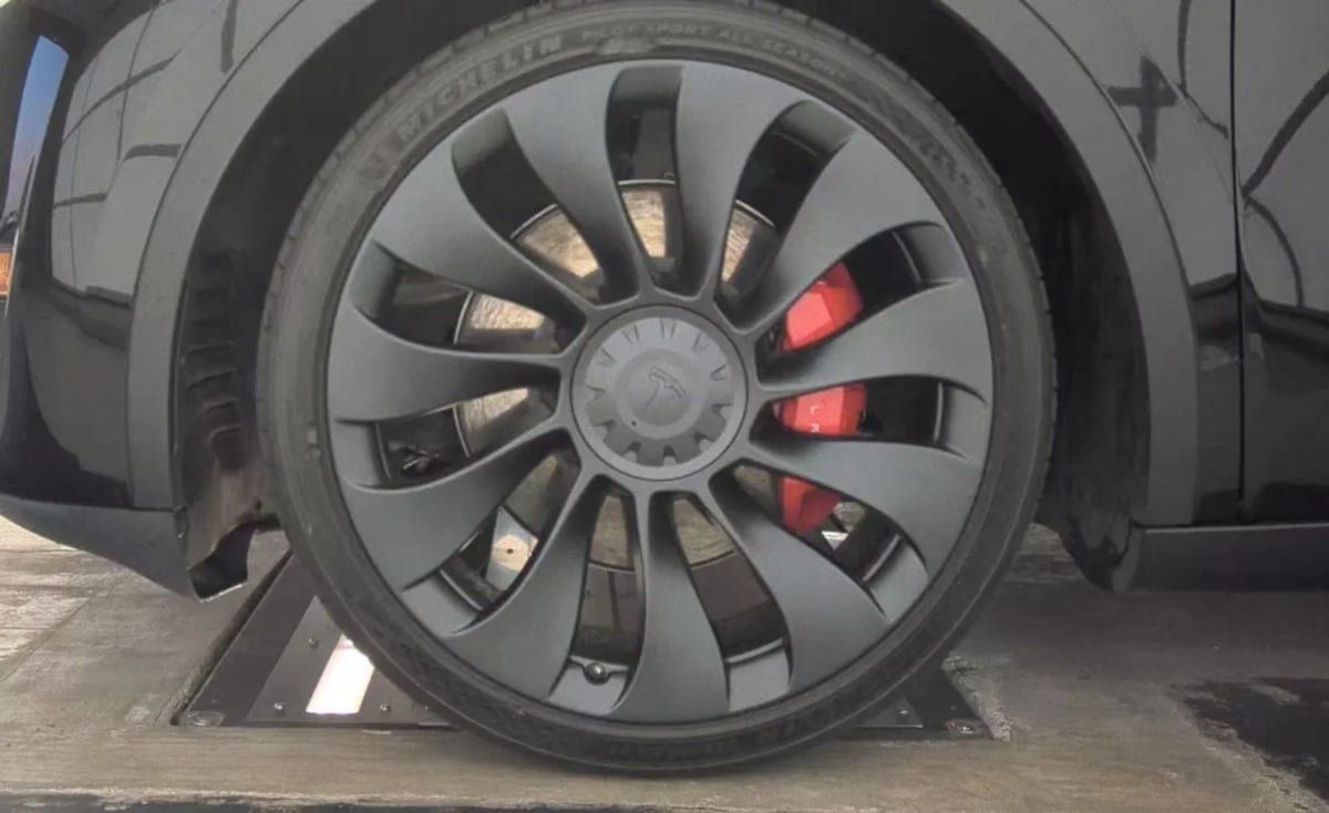 Used 2023 Tesla Model Y Performance AWD/4WD image 5