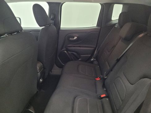 Used 2022 Jeep Renegade Latitude w/ Convenience Group AWD/4WD image 18