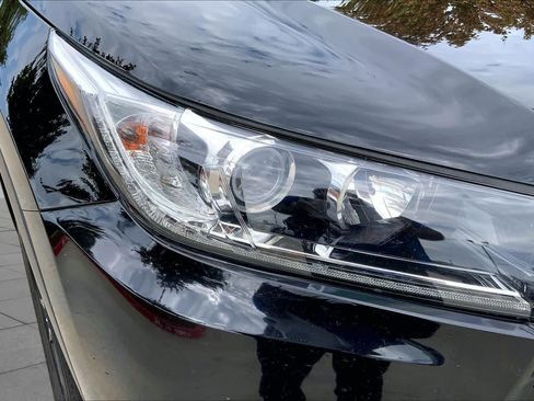 Used 2018 Toyota Highlander SE AWD/4WD image 27
