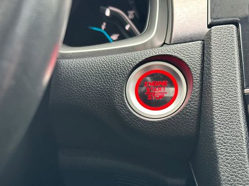 Used 2018 Honda Civic Touring image 21