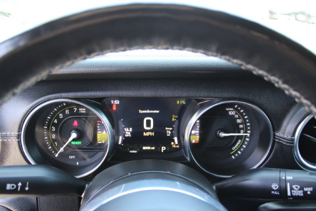 Used 2023 Jeep Wrangler Unlimited Sahara w/ Cold Weather Group AWD/4WD image 21