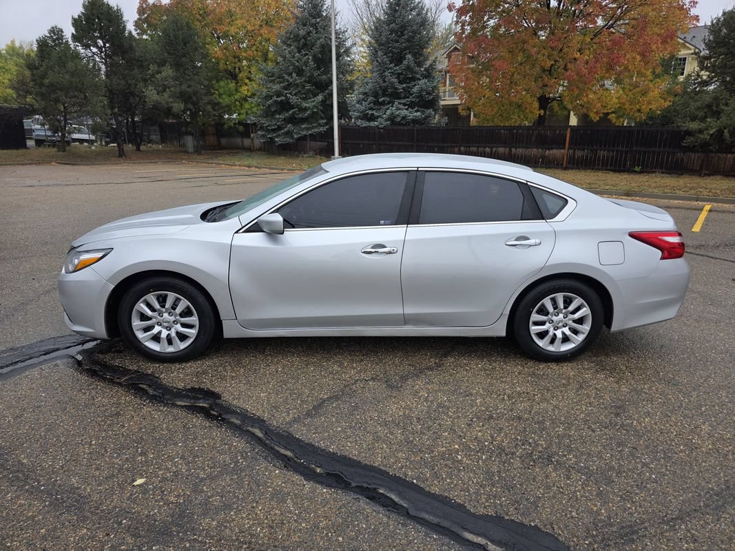 Used 2016 Nissan Altima 2.5 S w/ Power Driver Seat Package FWD image 2