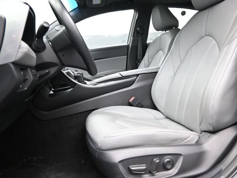 Used 2022 Toyota Avalon XLE w/ Moonroof Package FWD image 14