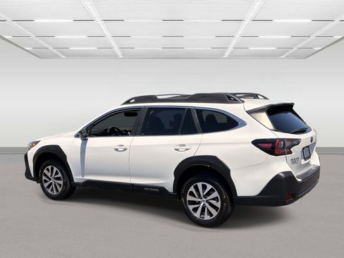 Certified 2024 Subaru Outback Premium AWD/4WD image 3