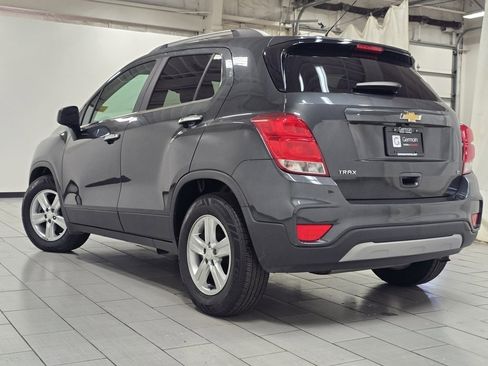 Used 2020 Chevrolet Trax LT w/ LT Convenience Package image 11