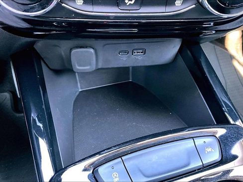 Certified 2024 Chevrolet Trax LT w/ LT Convenience Package image 16