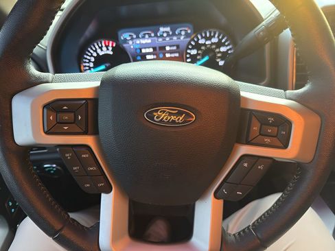 Used 2020 Ford F250 Lariat w/ Lariat Ultimate Package image 12