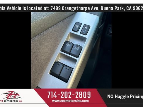 Used 2011 Nissan Pathfinder SV RWD image 29