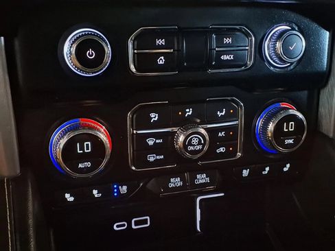 Used 2023 GMC Yukon SLT AWD/4WD image 21
