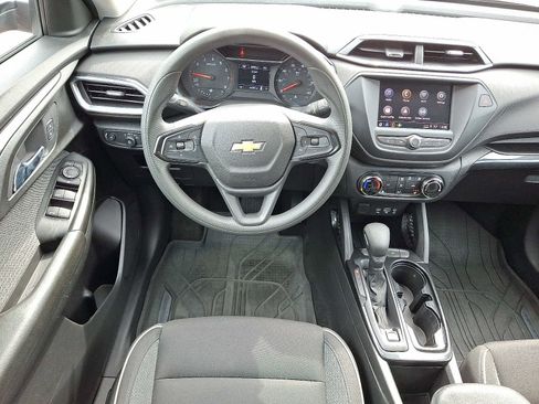 Used 2021 Chevrolet TrailBlazer LT w/ Driver Confidence Package FWD image 11