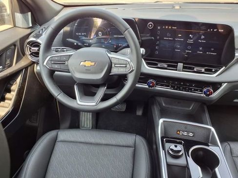 New 2026 Chevrolet Equinox LT w/ Convenience Package II image 6