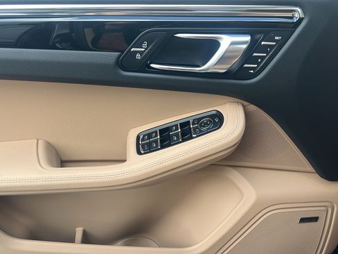 New 2026 Porsche Macan AWD/4WD image 23