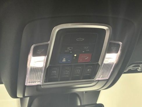 Used 2022 RAM 1500 Laramie AWD/4WD image 36
