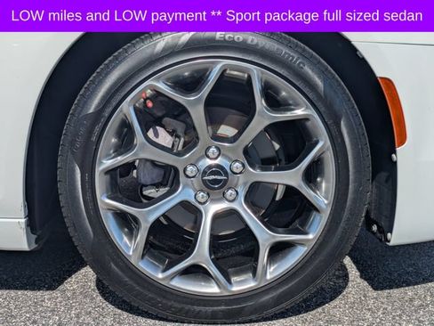 Used 2018 Chrysler 300 Touring w/ Sport Appearance Package RWD image 11