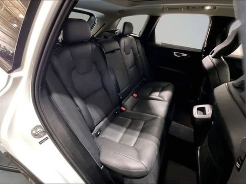Certified 2025 Volvo XC60 B5 Plus image 28