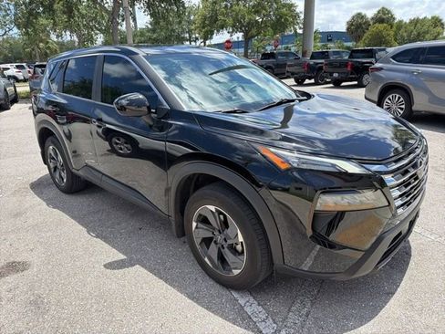 Used 2025 Nissan Rogue SV FWD image 3