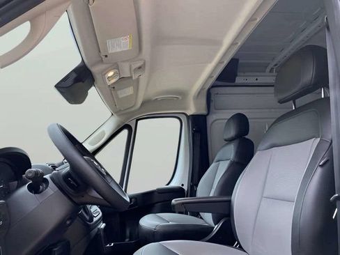Used 2025 RAM ProMaster 2500 w/ Convenience Group FWD image 25