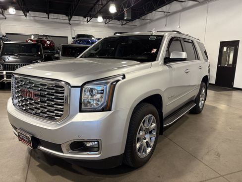 Used 2018 GMC Yukon Denali AWD/4WD image 7