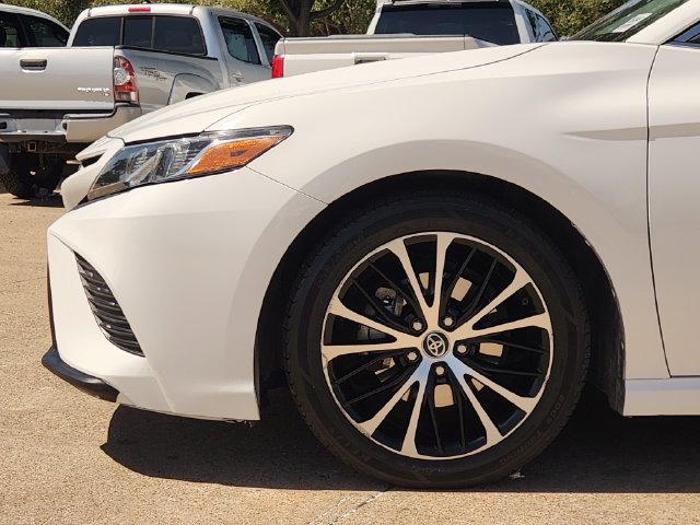 Used 2018 Toyota Camry SE w/ Audio Package FWD image 5