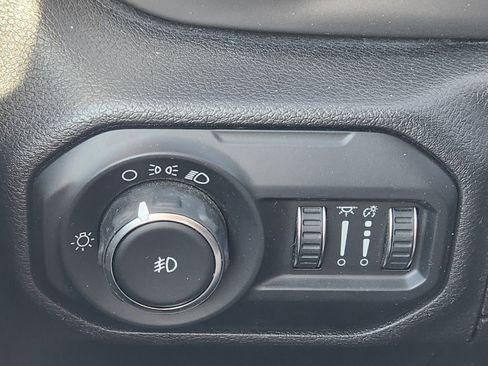 Used 2021 Jeep Wrangler Unlimited Sport image 22