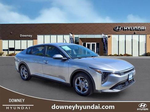 Used 2025 Kia K4 LXS image 3