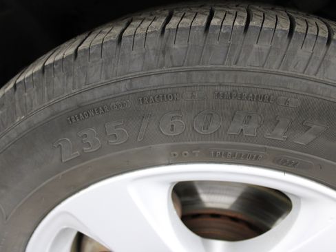 Used 2011 Toyota Sienna LE image 10