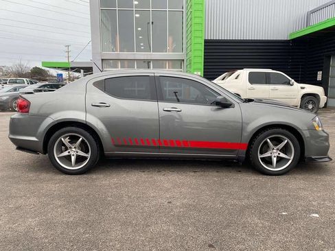 Used 2013 Dodge Avenger SE image 4