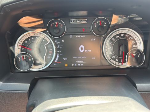 Used 2018 RAM 1500 Laramie AWD/4WD image 23