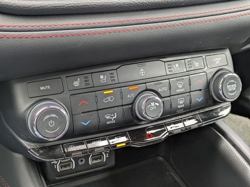 Used 2024 Dodge Durango GT AWD/4WD image 22