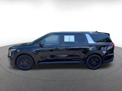 Used 2026 Kia Carnival FWD image 9