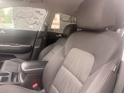 Used 2019 Kia Sportage LX AWD/4WD image 15