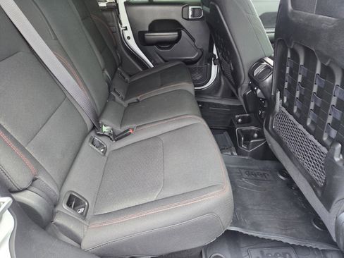 Used 2021 Jeep Gladiator Rubicon image 14