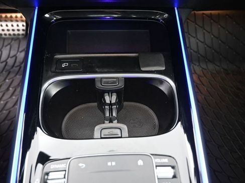 Certified 2023 Mercedes-Benz GLB 250 image 9