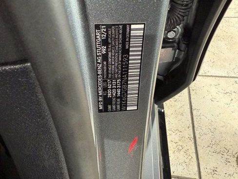 Used 2022 Mercedes-Benz S 580 4MATIC Sedan w/ AMG Line Package image 38