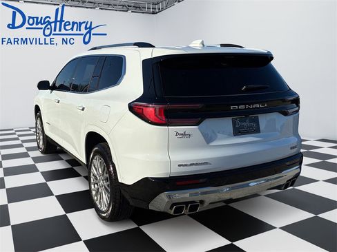 Used 2025 GMC Acadia Denali w/ Super Cruise Package image 3