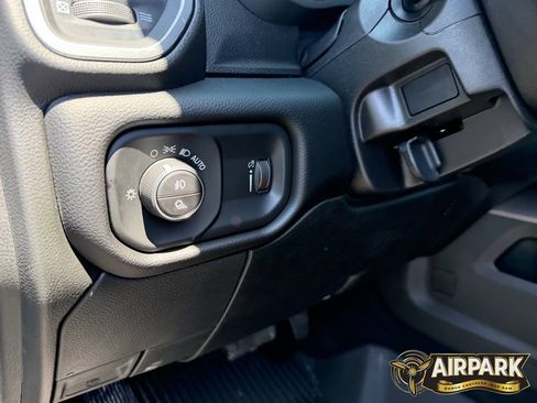 New 2026 RAM 2500 Big Horn AWD/4WD image 21