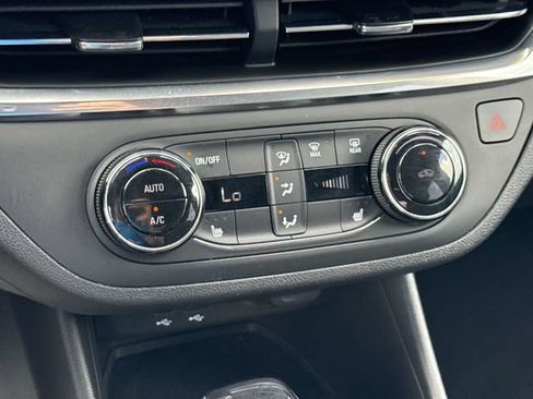 Certified 2024 Buick Envista Preferred w/ Convenience I Package FWD image 18