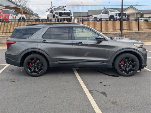 Used 2020 Ford Explorer ST w/ ST Street Pack image 3