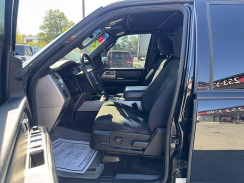 Used 2017 Ford Expedition XLT AWD/4WD image 12