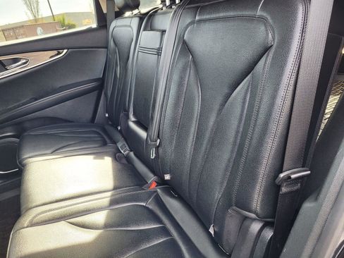 Used 2023 Lincoln Nautilus FWD w/ Premium Package image 12