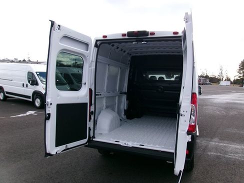 Used 2025 RAM ProMaster 2500 w/ Crew Van Package image 18
