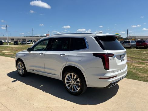 Used 2024 Cadillac XT6 Premium Luxury AWD/4WD image 5