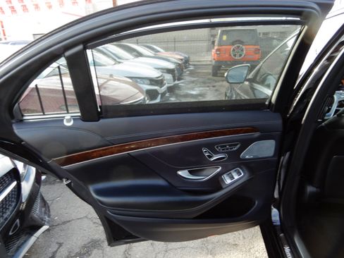 Used 2019 Mercedes-Benz S 560 4MATIC Sedan image 24