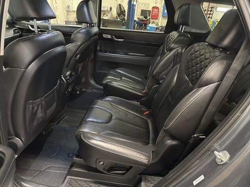 Used 2022 Hyundai Palisade Limited w/ Winter Package AWD/4WD image 22