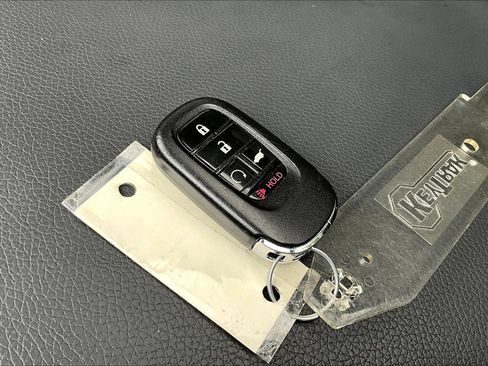 Used 2024 Honda Pilot Elite image 38