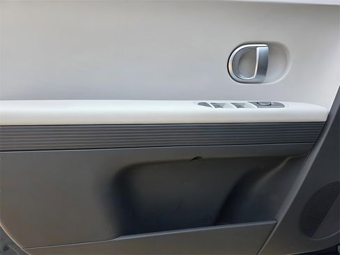 Used 2022 Hyundai Ioniq 5 SE image 14