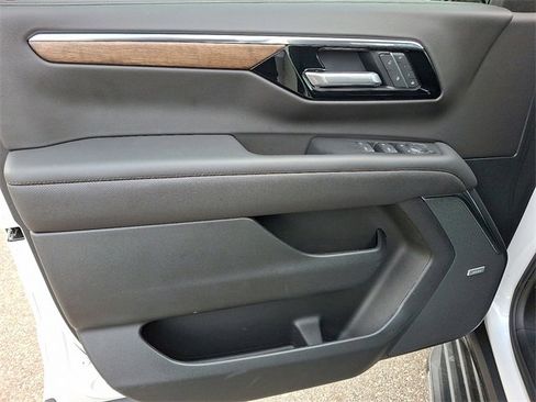 Used 2025 Chevrolet Tahoe High Country image 10